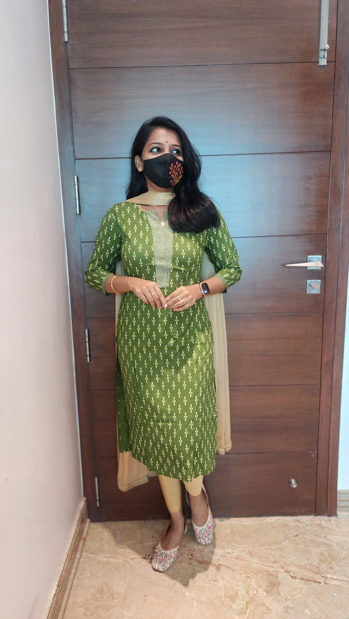 Office Wear (7049)