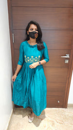 Party wear (7122)