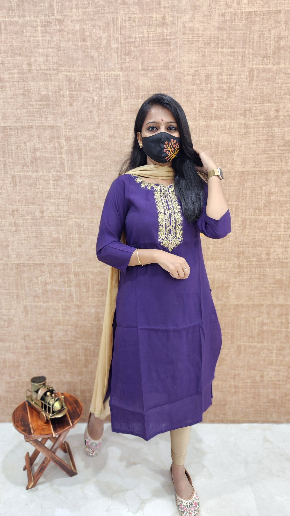 Office Wear - Embroidery (9524)