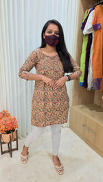 Short top kurti(13401)
