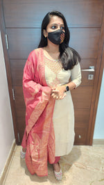 Women's traditional wear image