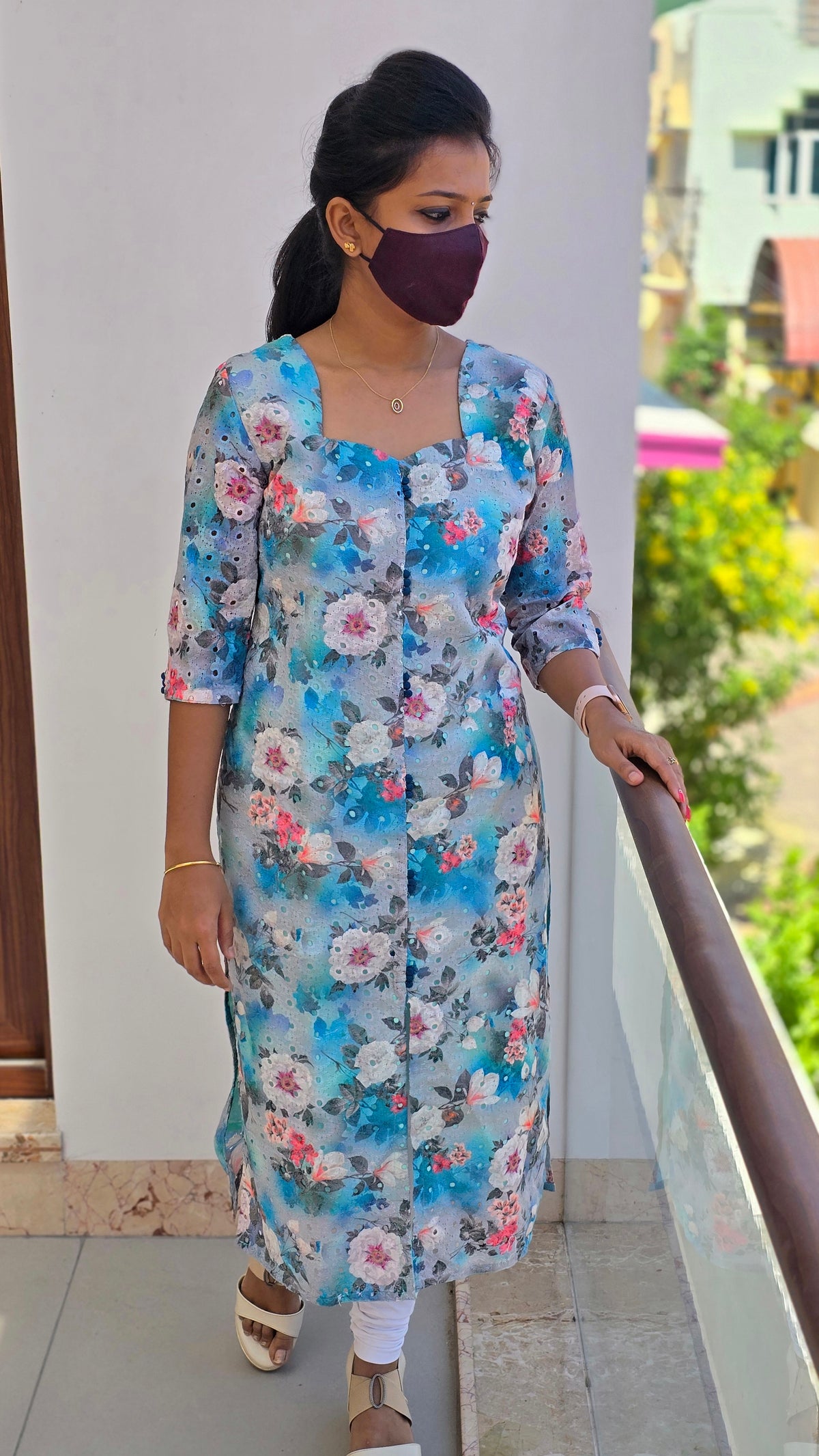 Hakoba Kurti (2559)