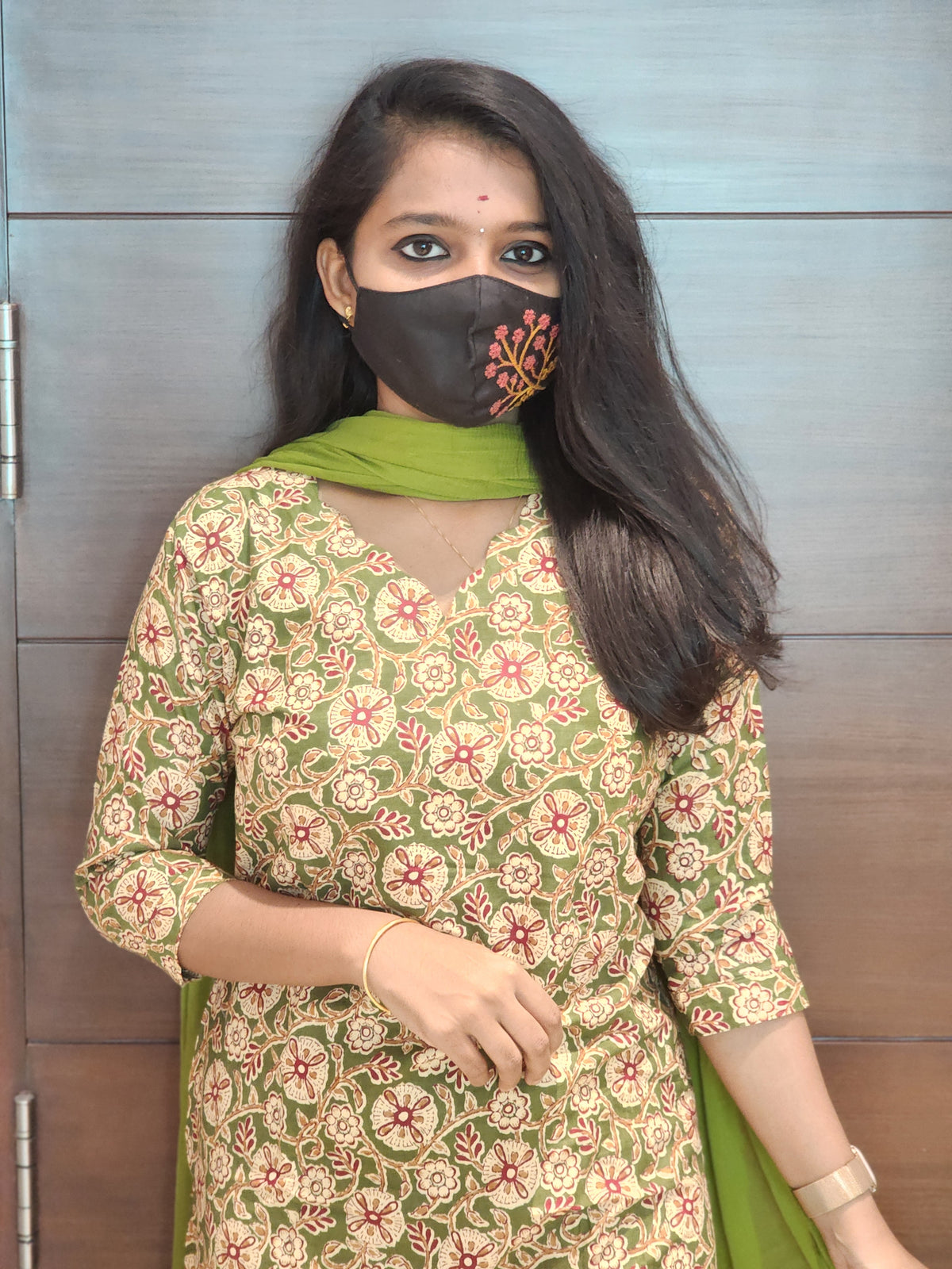 Office Wear (4633)(C)