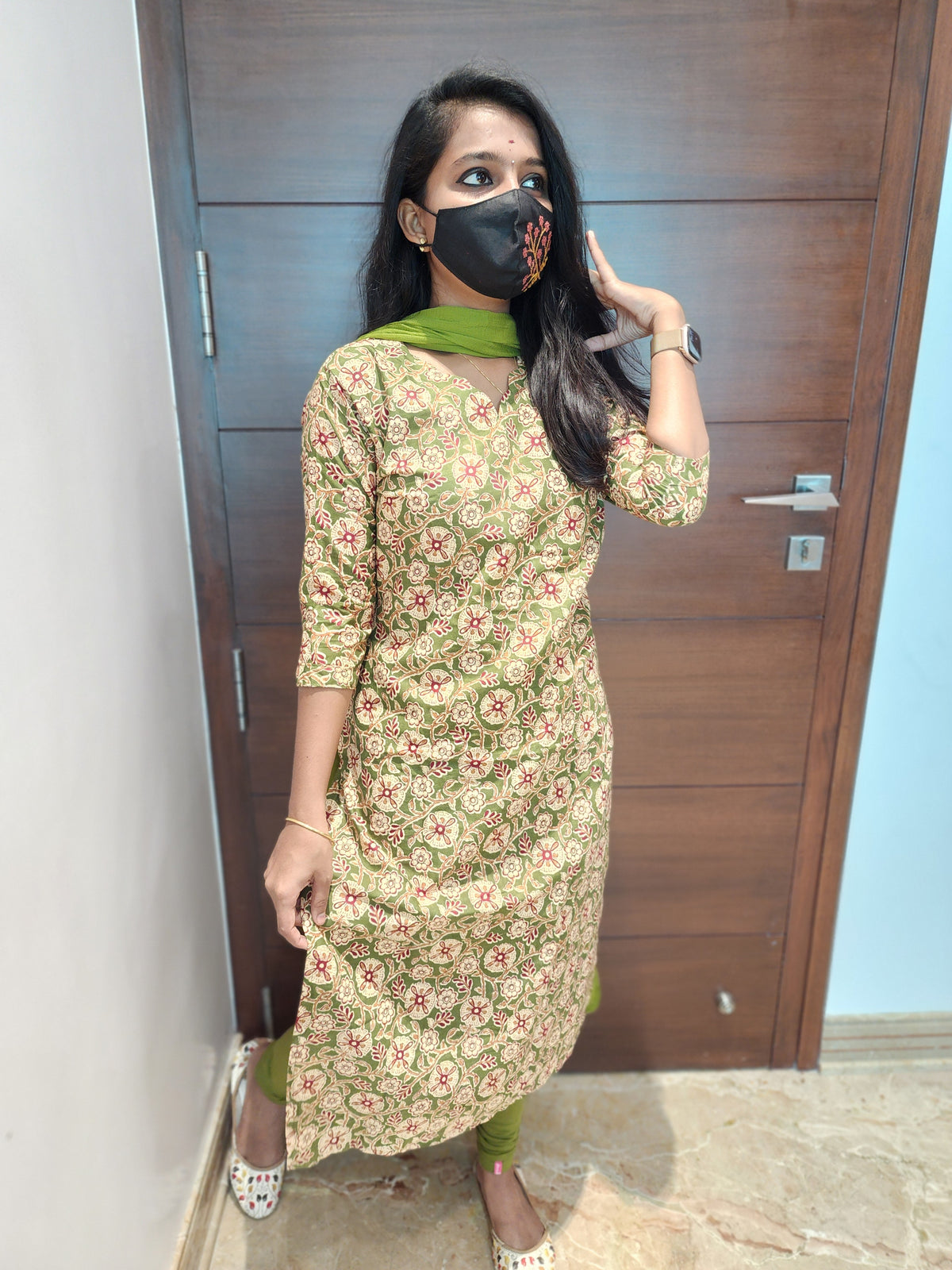 Office Wear (4633)(C)