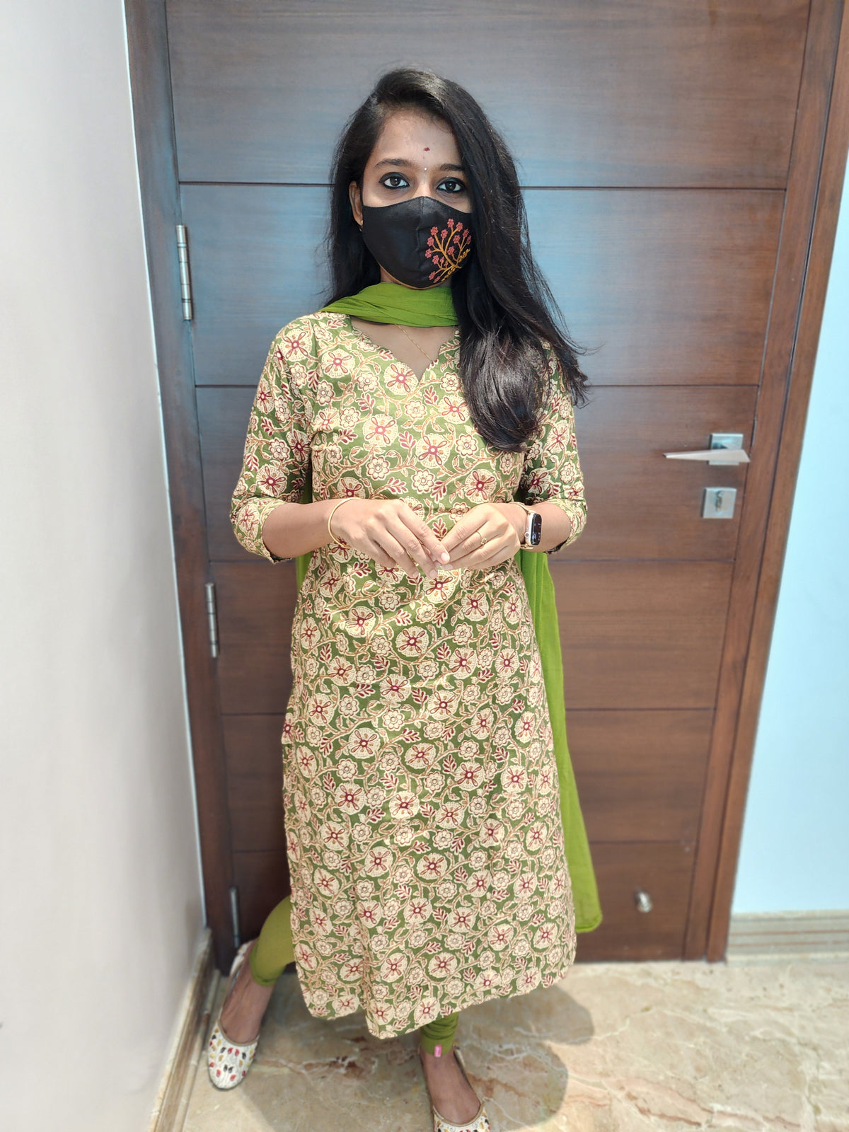 Office Wear (4633)(C)