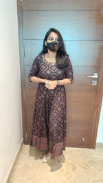 Anarkali kurti+hip belt (7802)