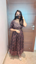 Anarkali kurti+hip belt (7802)