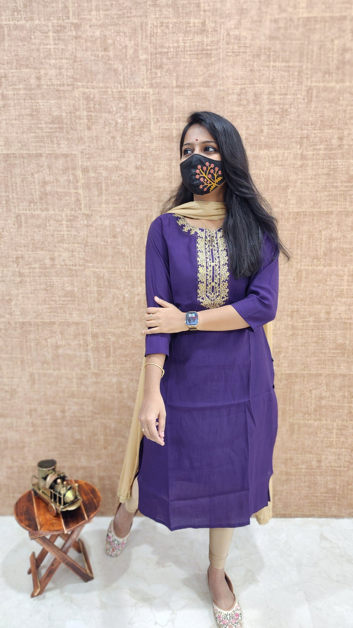 Office Wear - Embroidery (9524)