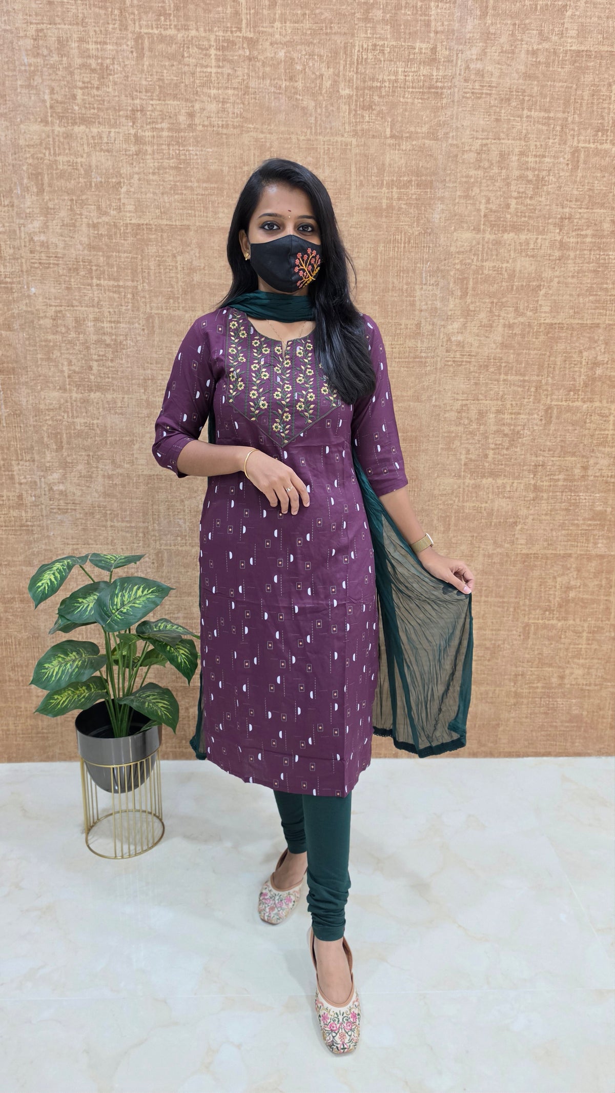 Office Wear - Embroidery (11554)