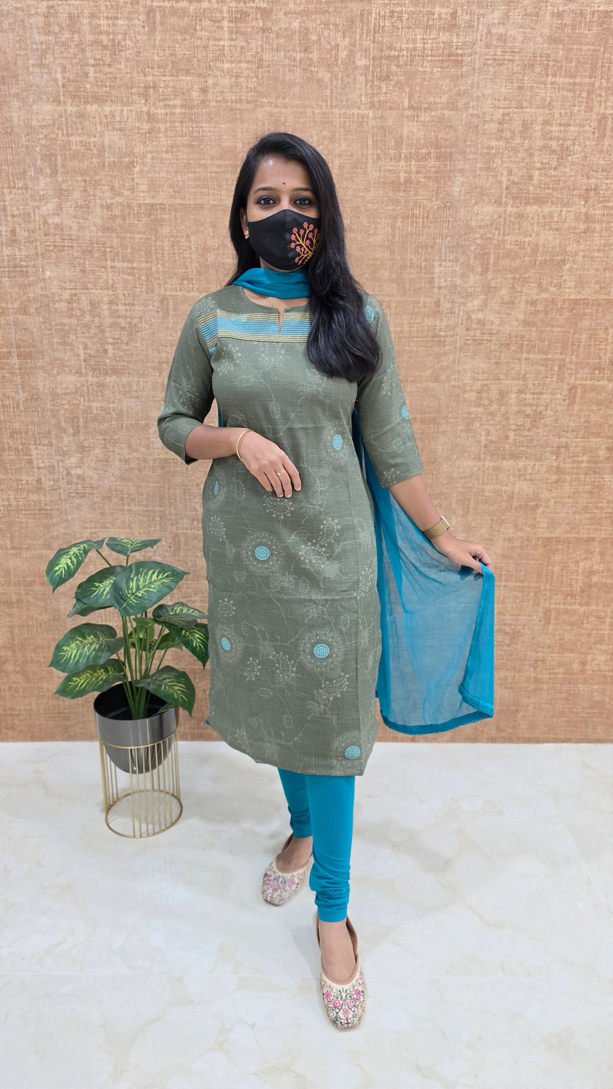 Office Wear - Embroidery (11556)