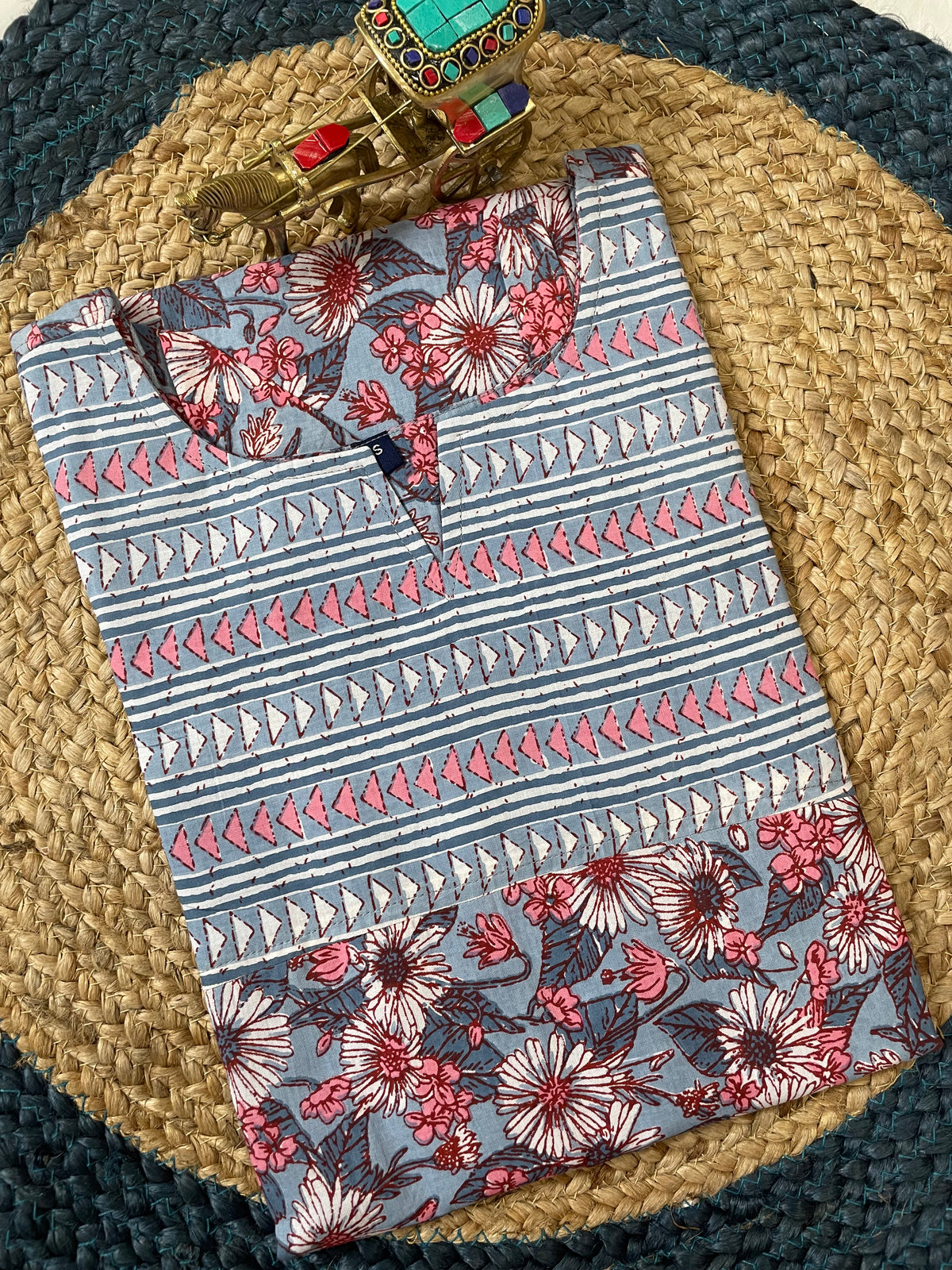 Avasaa kurti (S 755)