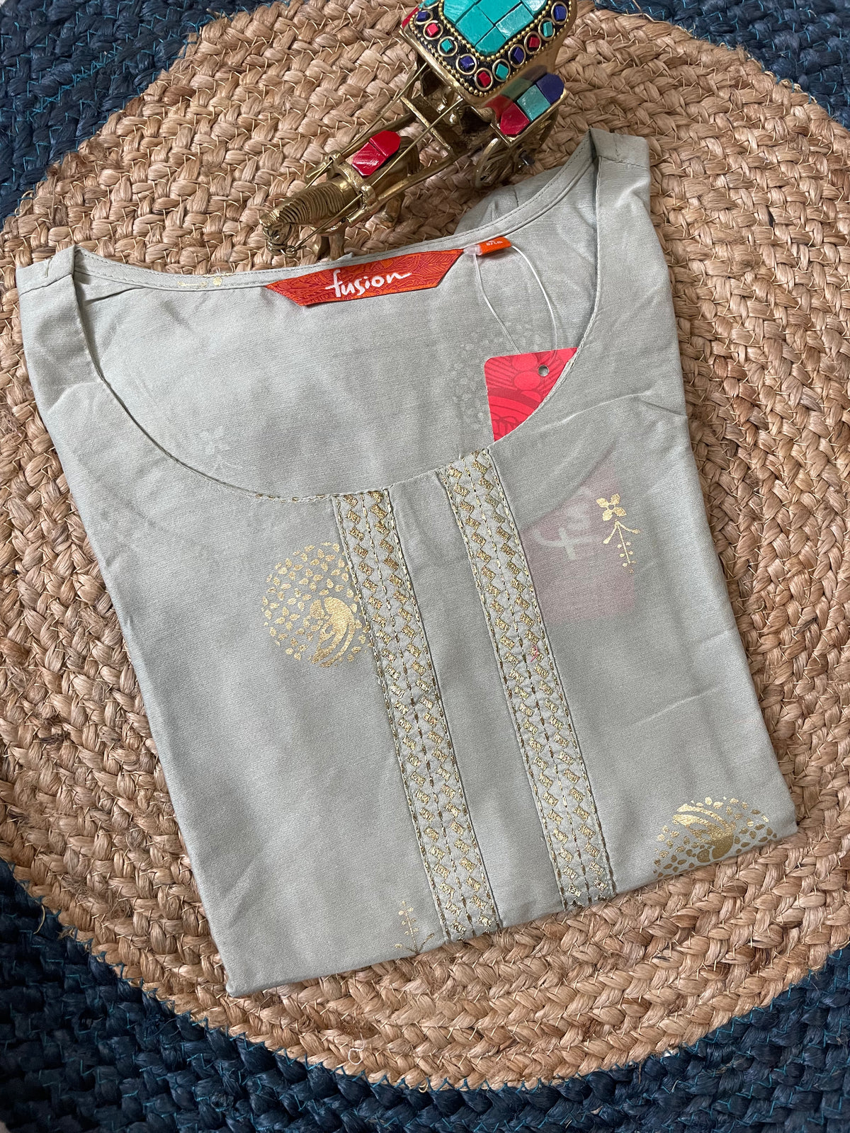 Avasaa kurti (M 802)