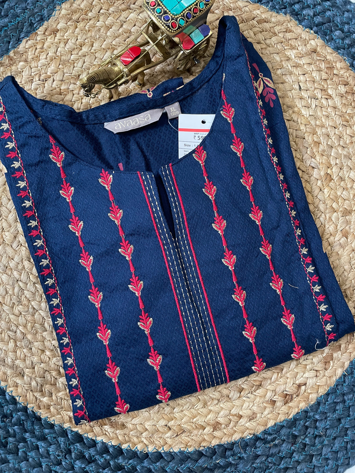 Avasaa Kurti (XL 889)